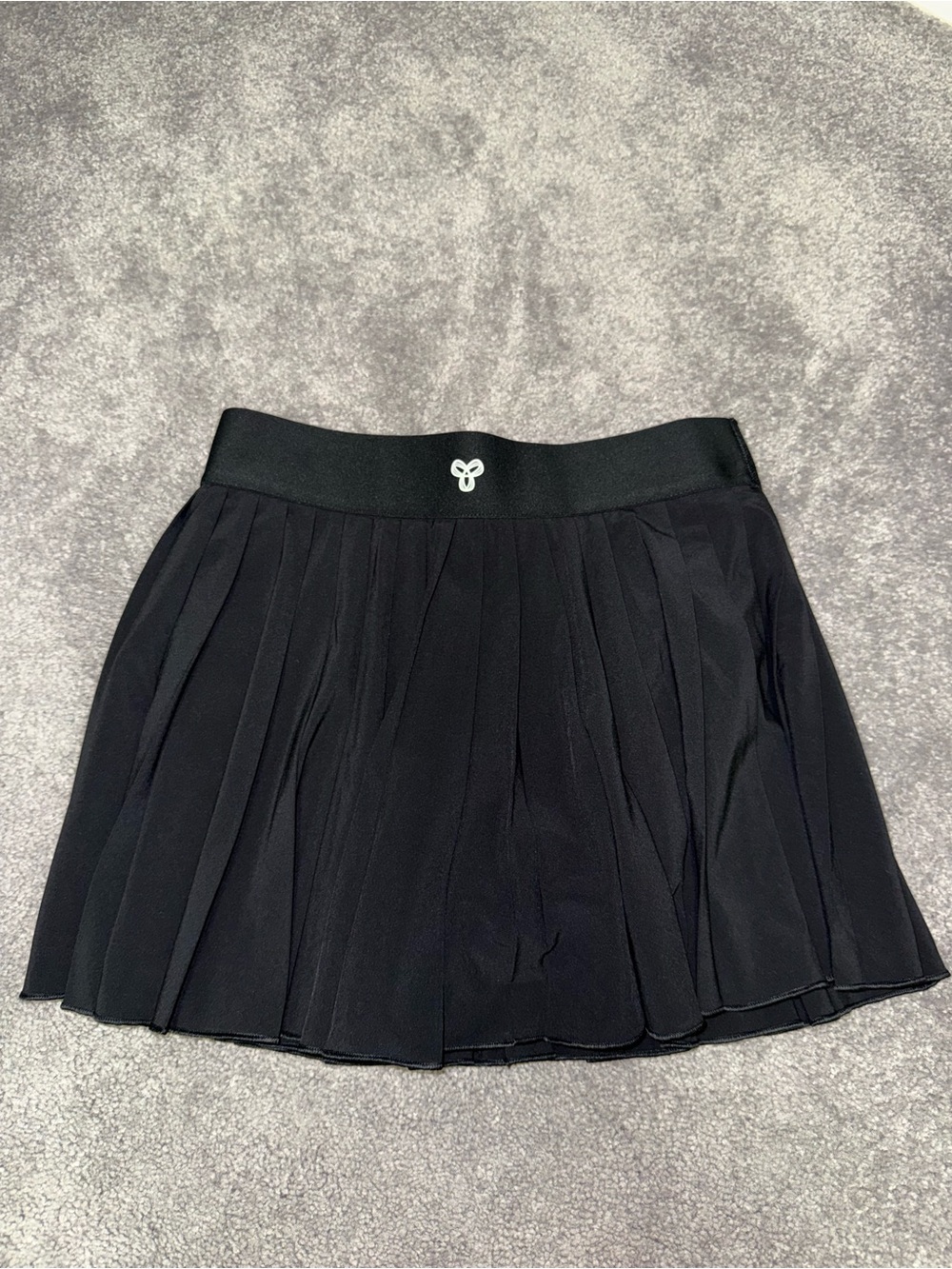 Aritzia Black Pleated Athletic Skirt (Never Worn)